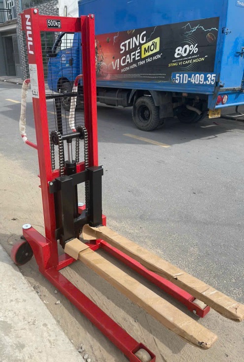 Xe-nang-tay-cao-500kg-1.2m-5 (1)