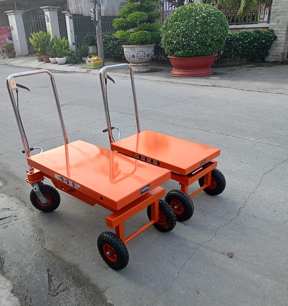 Xe-nang-mat-ban-500kg-banh-lon-2