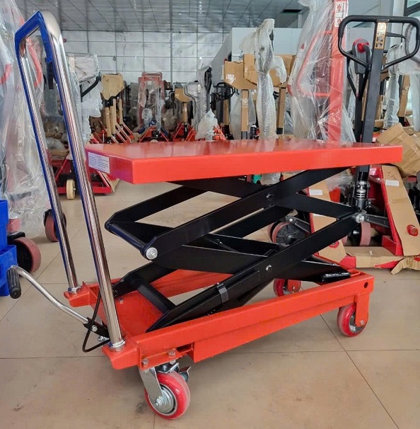 xe-nang-mat-ban-1000kg-2