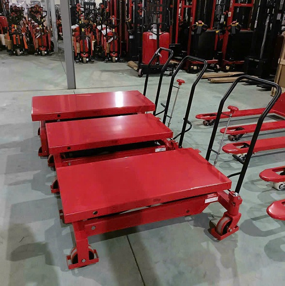 xe-nang-mat-ban-1000kg-4