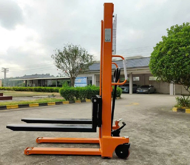 xe-nang-tay-cao-1-tan-1-3