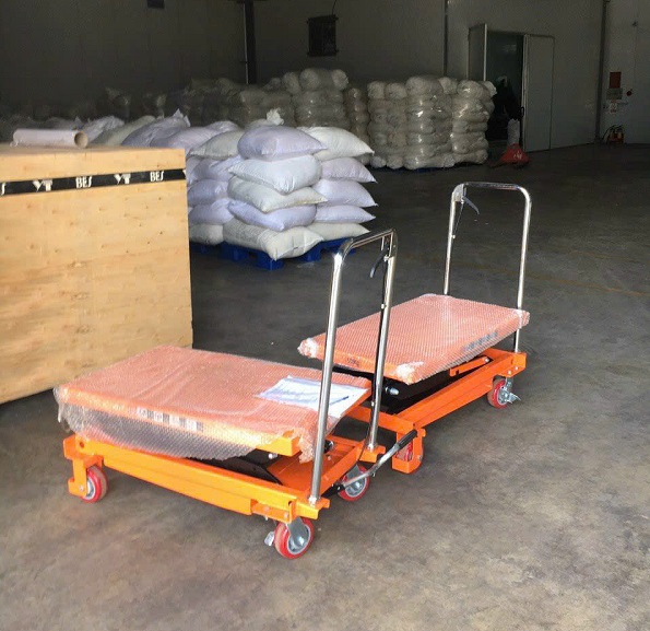 xe-nang-mat-ban-1-tan