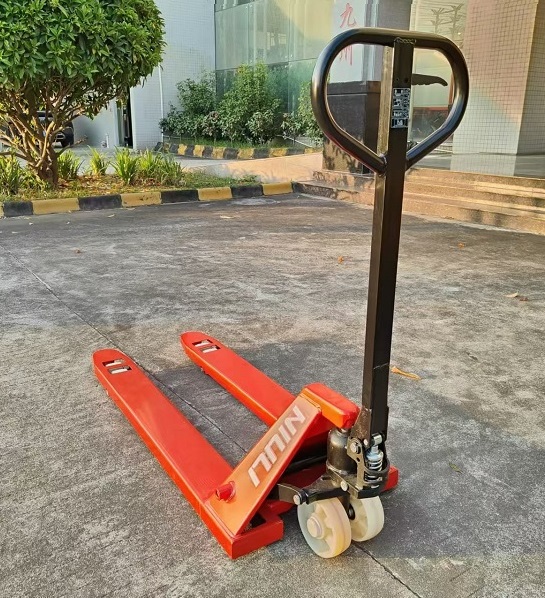 Xe-nang-tay-2-tan-1-4